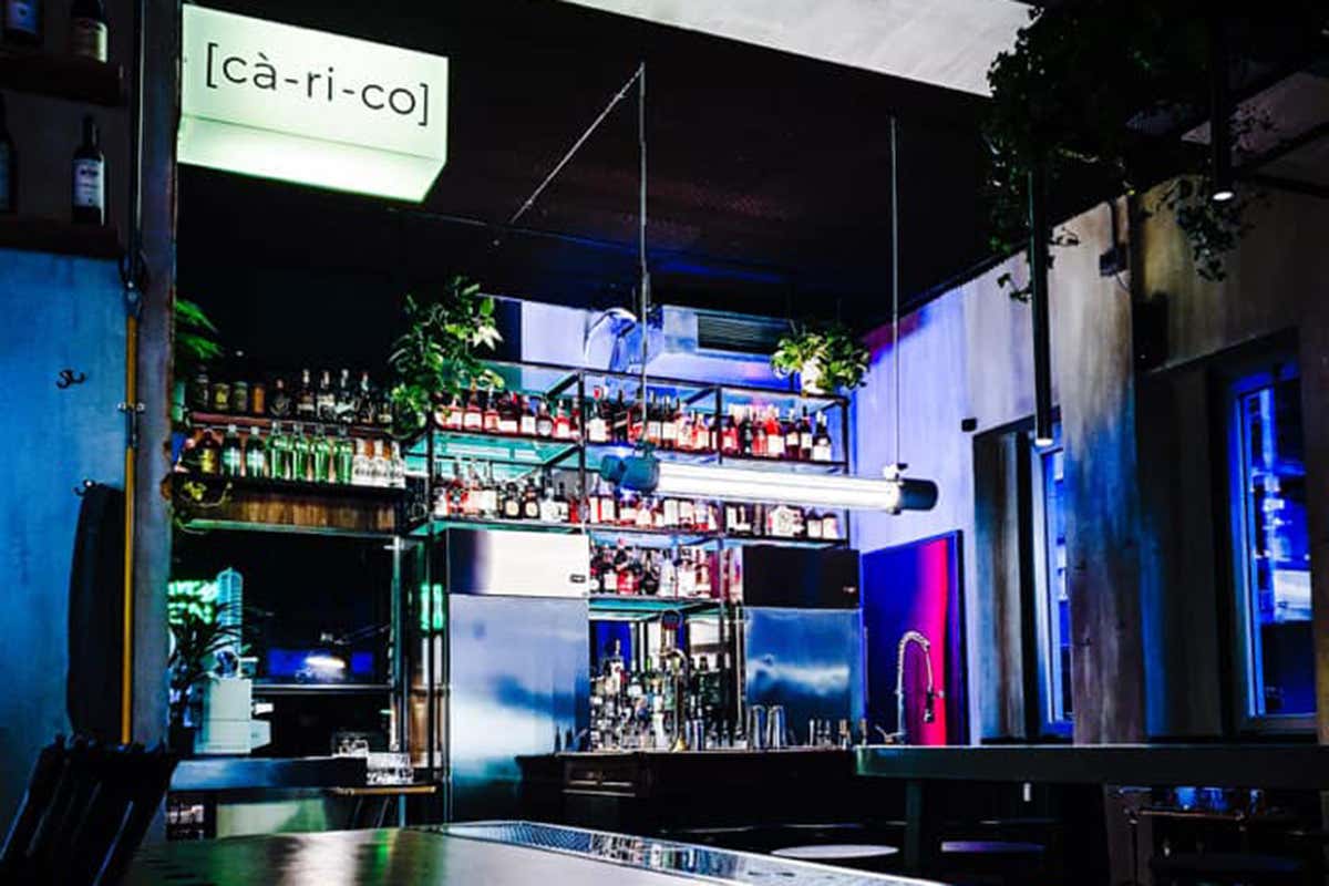 L'interno del locale Carico Golosità, ma anche un gusto gourmet: una nuova epoca per il panino italiano L'interno del locale Carico Golosità, ma anche un gusto gourmet: una nuova epoca per il panino italiano