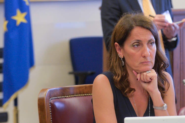 Carla Ruocco - Prestiti garantiti alle imprese Mancano fondi e le banche latitano
