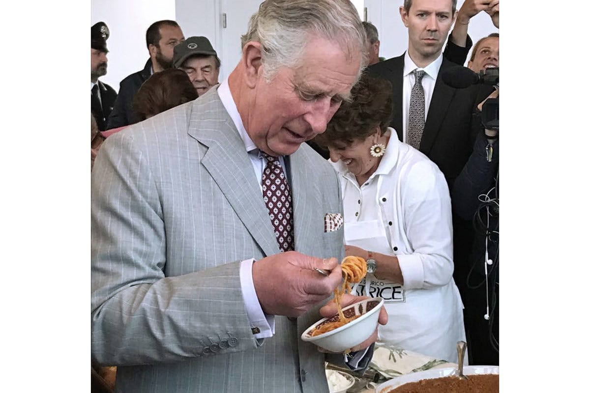 Carlo III in Italia (foto Salumificio Sano Amatrice) Quando Re Carlo scopriva il “mangiar bene” nella Penisola Sorrentina