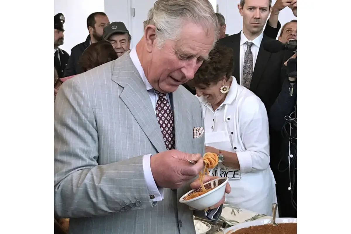 Carlo III in Italia (foto Salumificio Sano Amatrice) Quando Re Carlo scopriva il &ldquo;mangiar bene&rdquo; nella Penisola Sorrentina