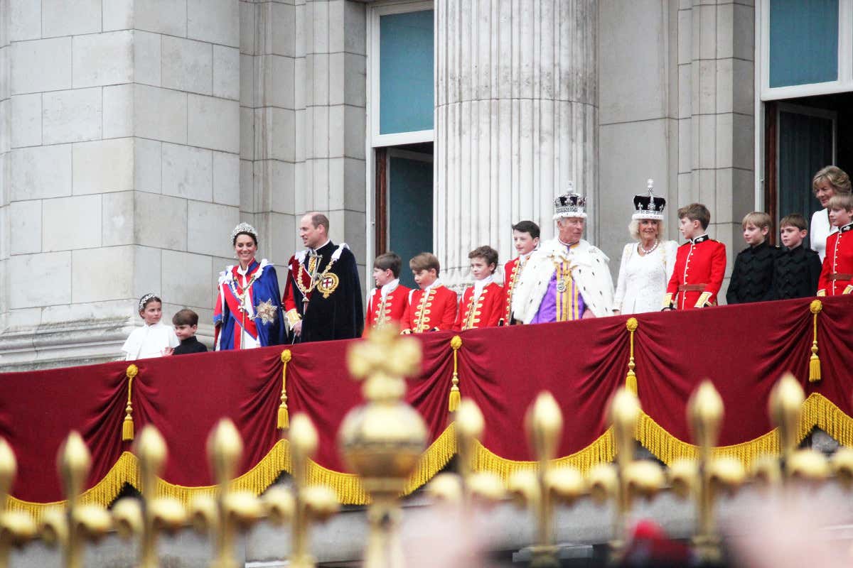 Viaggio nei luoghi di sua maestà: i percorsi reali nel Regno Unito Viaggio nei luoghi di sua maestà: i percorsi reali nel Regno Unito