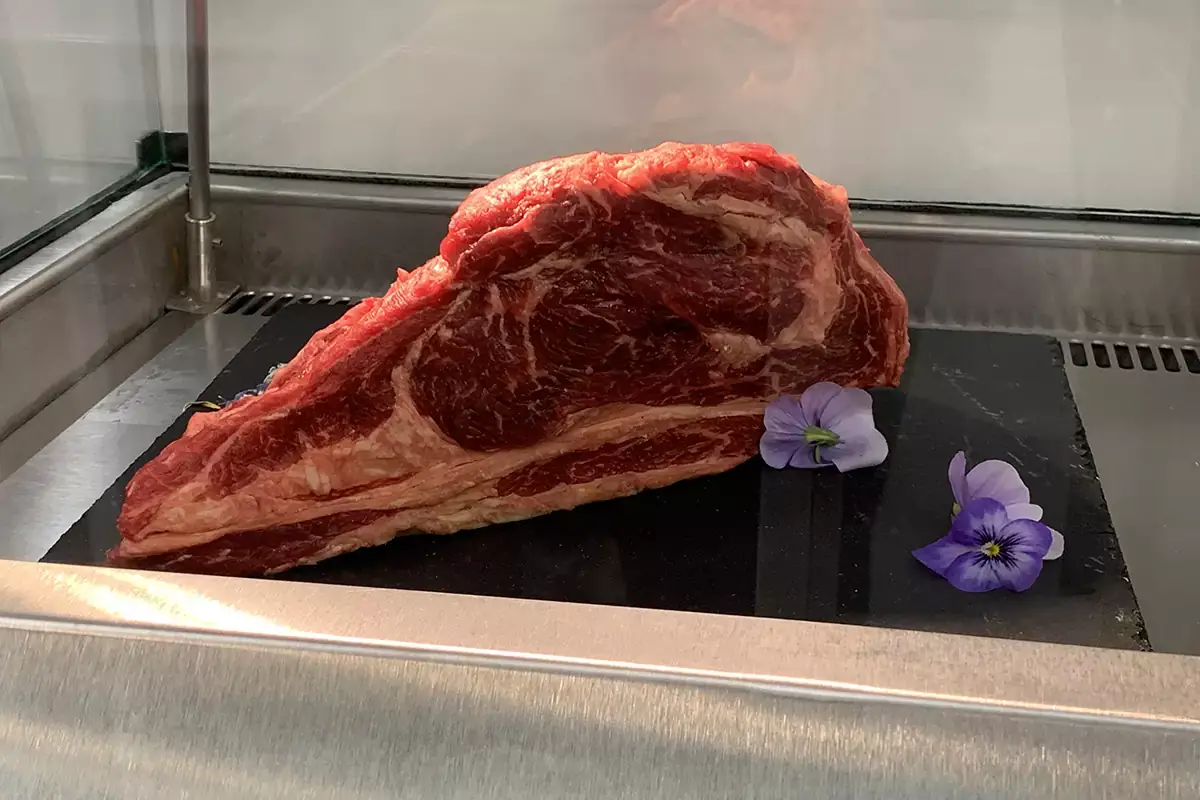 La carne galiziana di Luismi Garayar I gioielli di Jolanda de Col&ograve; in mostra a Milano