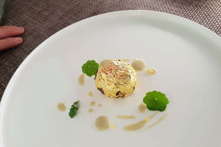 (Carne giapponese e foglia d’oro È l’hamburger da mille euro al chilo)