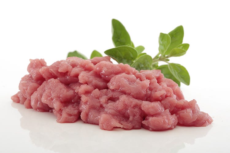 Carne rossa, un alimento base per la dieta - Carne rossa, alimento nobile Dal Piemonte il libro anti fake news