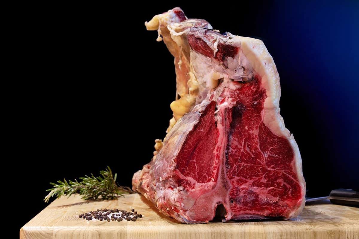 Carne, la regina Oltre il negozio di quartiere: a Roma Carne e Bottega