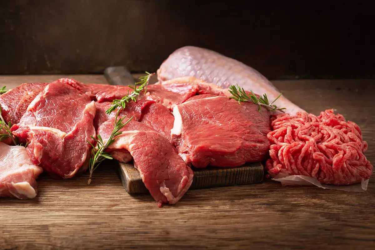 Calano gli acquisti di carne, boom delle alternative vegetali