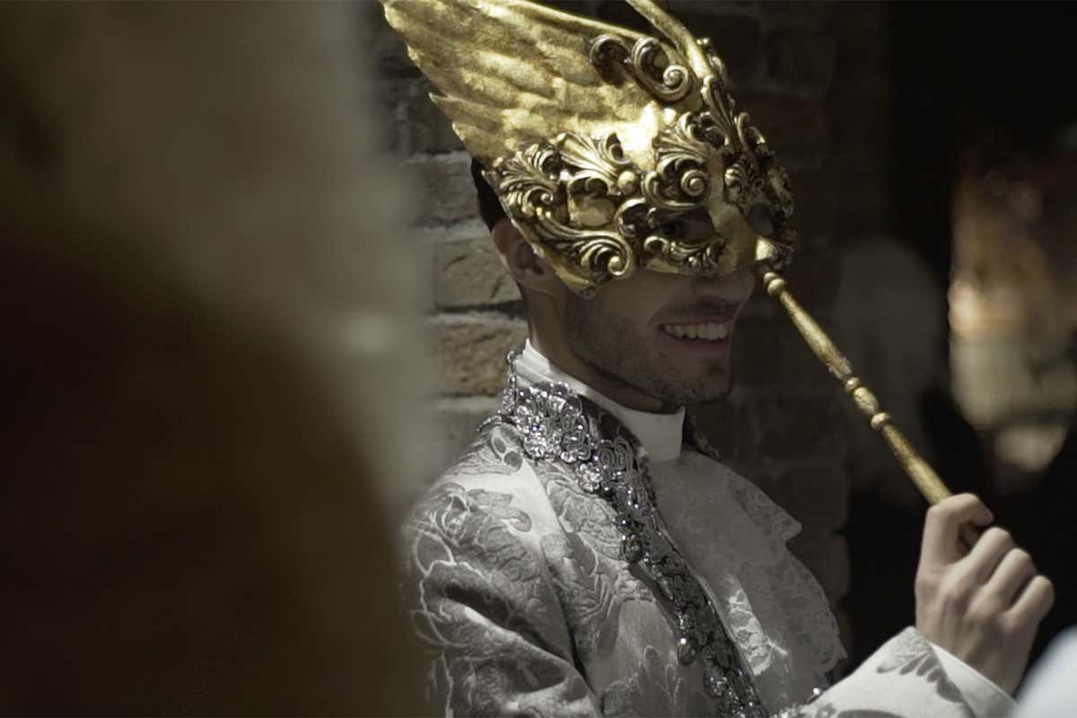 The Glass Sleepers a Murano Carnevale a Murano inseguendo Cenerentola The Glass Sleepers a Murano Carnevale a Murano inseguendo Cenerentola