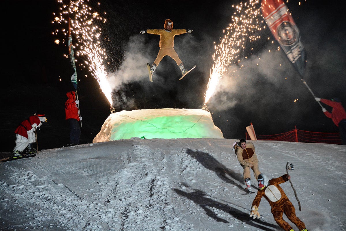 I migliori maestri di sci e snowboard scen-deranno sul campo Freina  Il Carnevale in Alto Adige tra tradizioni antiche e maschere misteriose