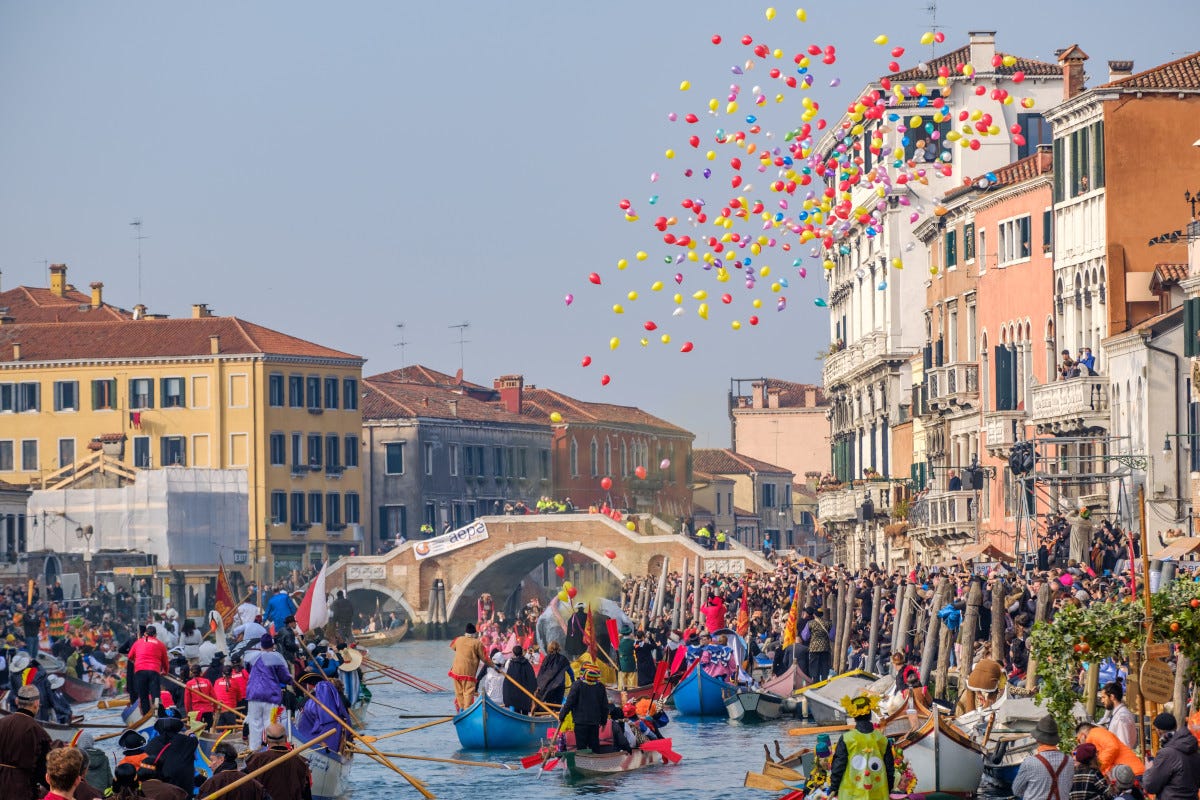 Un momento del Carnevale di Venezia  A Carnevale ogni gita vale: cinque località insolite dove festeggiarlo al meglio