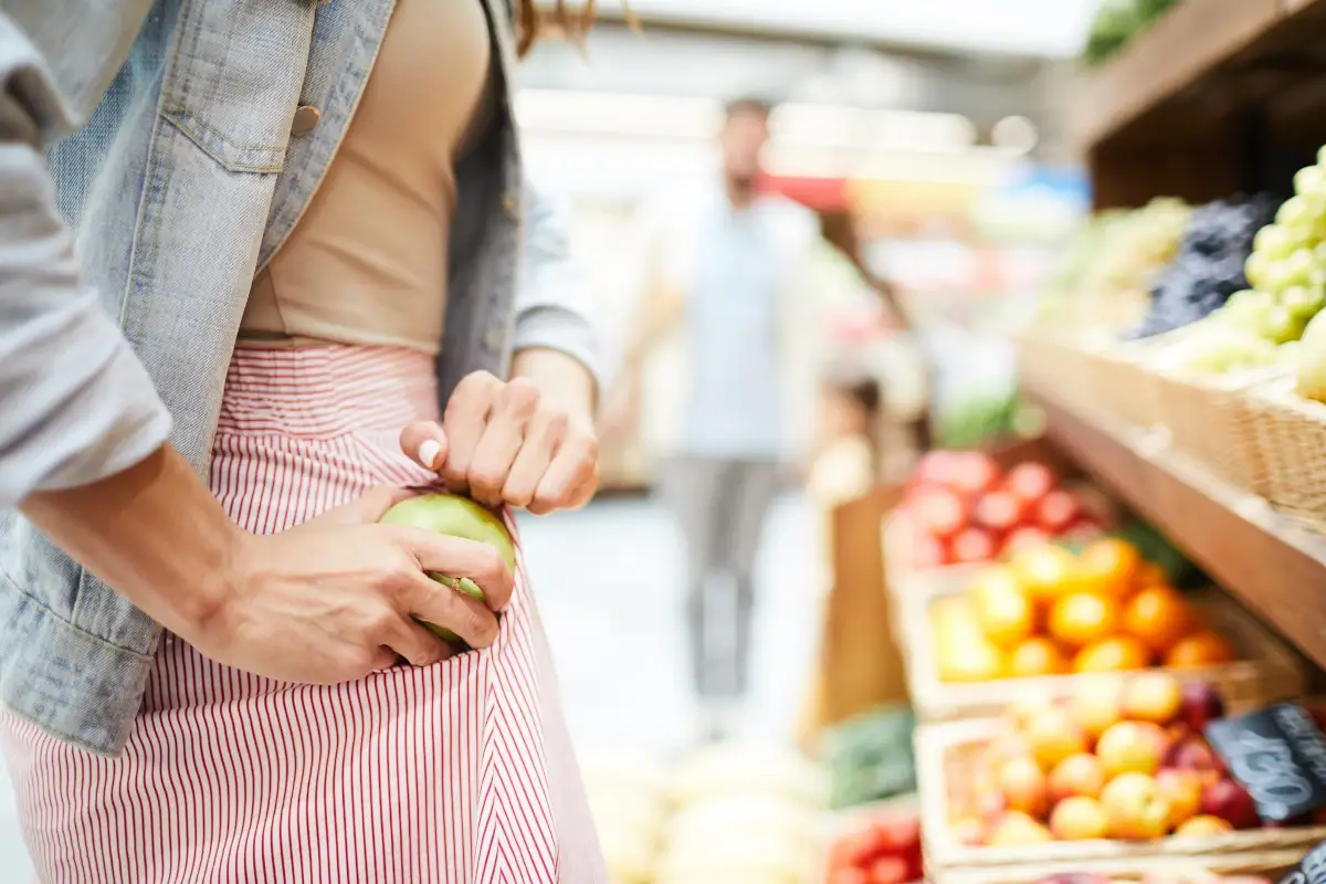 Inflazione stabile all'08% a giugno: buone notizie per famiglie e consumi