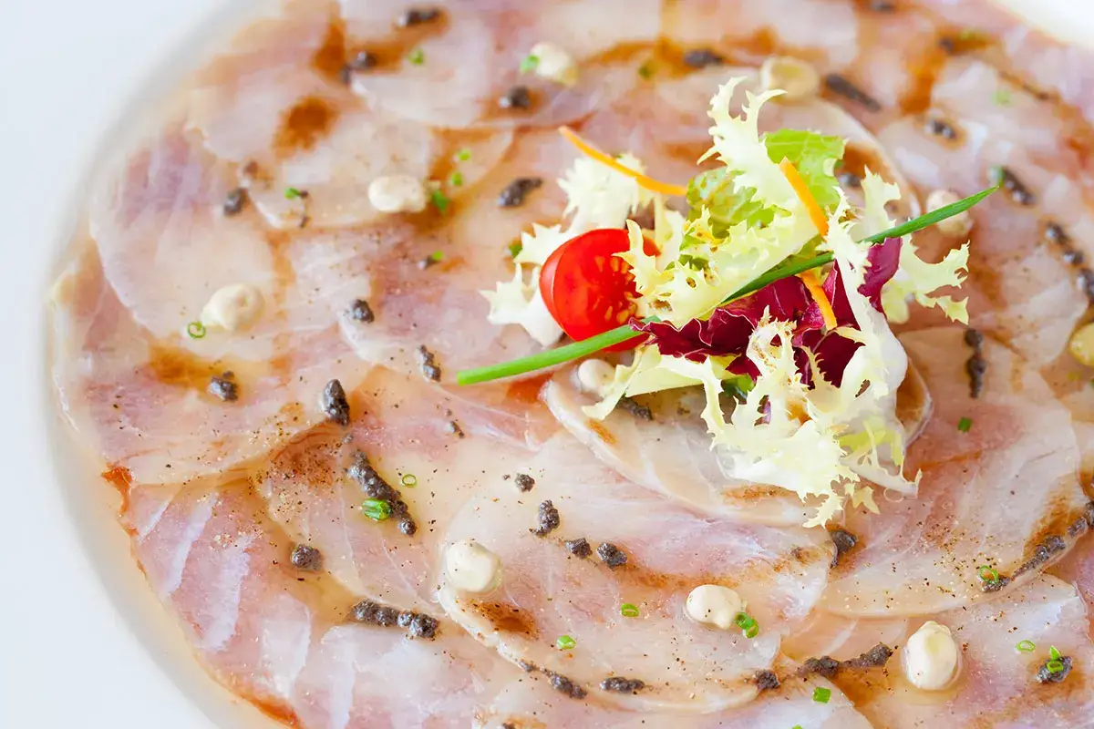 Carpaccio di pesce, perfetto per l&rsquo;estate: ecco come prepararlo al meglio