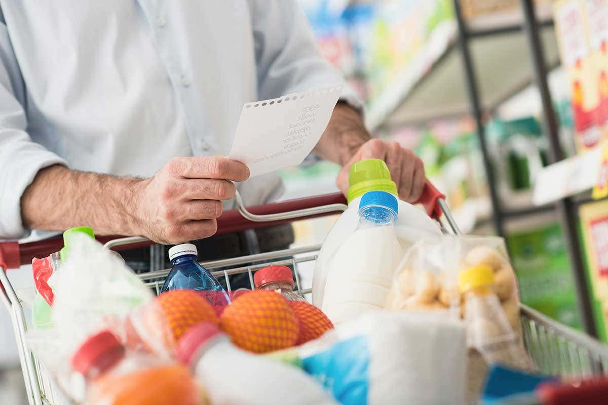 L'economia tiene, ma i consumi dei beni alimentari stanno calando