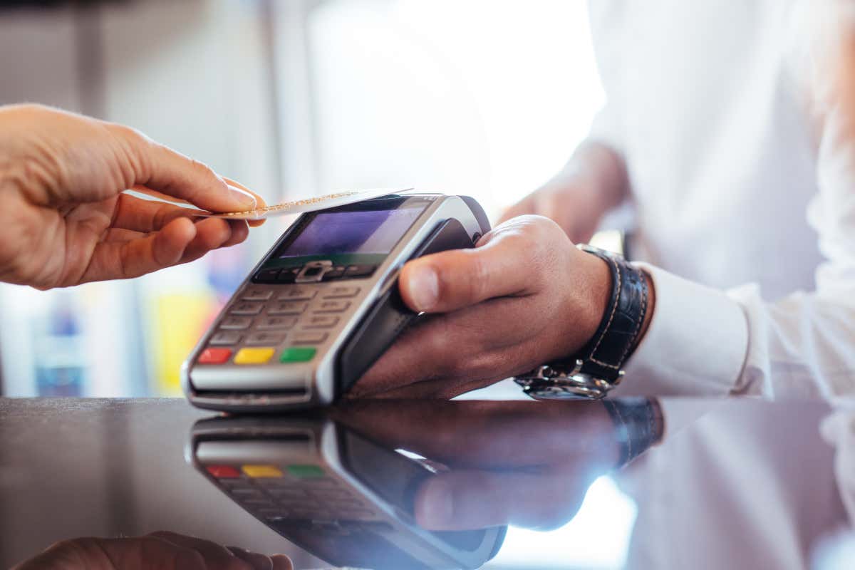 I pagamenti cashless crescono sempre di più in Italia: +41,5% nei ristoranti I pagamenti cashless crescono sempre di più in Italia: +41,5% nei ristoranti