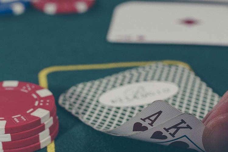 Vantaggi di giocare su siti di slot online invece che nei casin&ograve; tradizionali