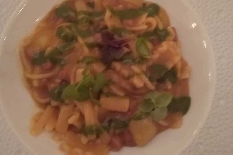 Pasta di Gragnano Igp, formato mesca francesca con Patata di Montoro e totano rosso di Praiano Al Belvedere dell'Hotel Caruso lo chef Di Raffaele fa incontrare terra e mare nei piatti