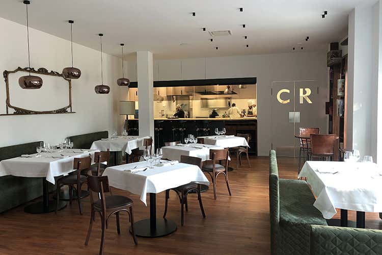 L'interno del locale (Cucina Rambaldi, clima casalingo Nel menu incontro Piemonte-Emilia)