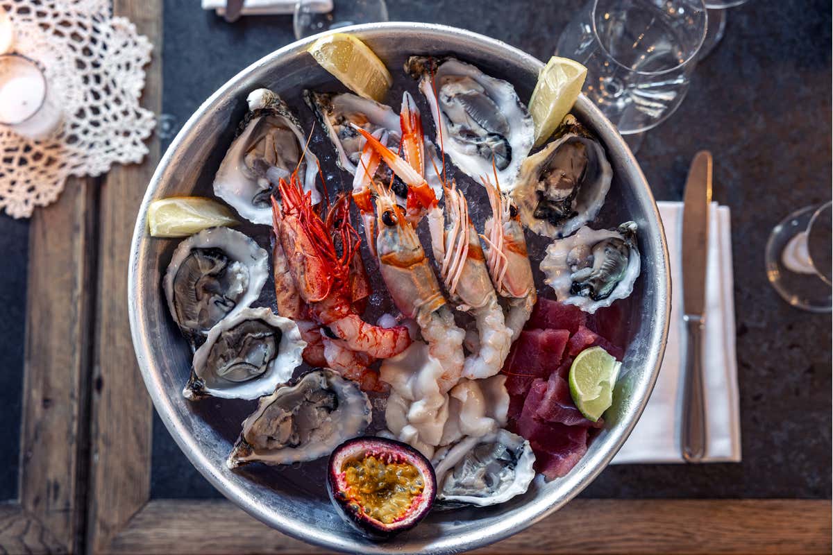 Dimentica i soliti ristoranti: in Gallura c’è un luogo che sembra uscito da un film