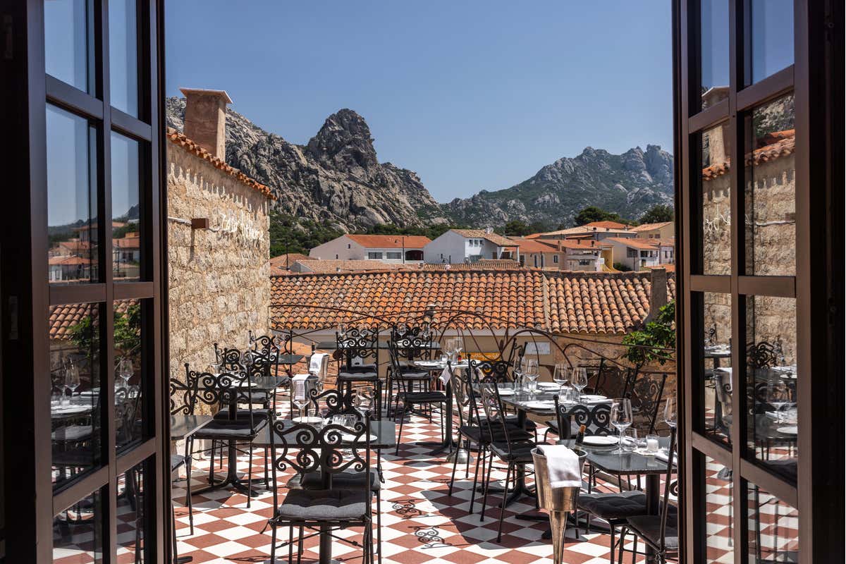 Dimentica i soliti ristoranti: in Gallura c’è un luogo che sembra uscito da un film Dimentica i soliti ristoranti: in Gallura c’è un luogo che sembra uscito da un film