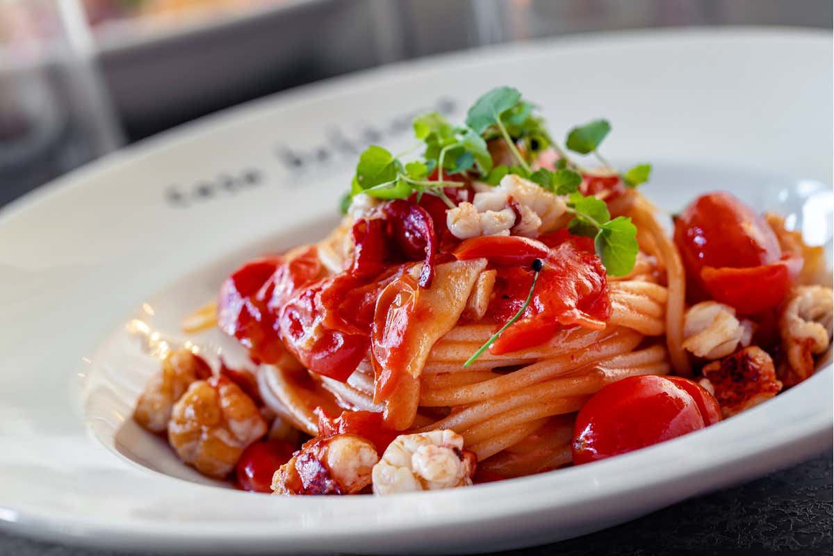 Dimentica i soliti ristoranti: in Gallura c’è un luogo che sembra uscito da un film