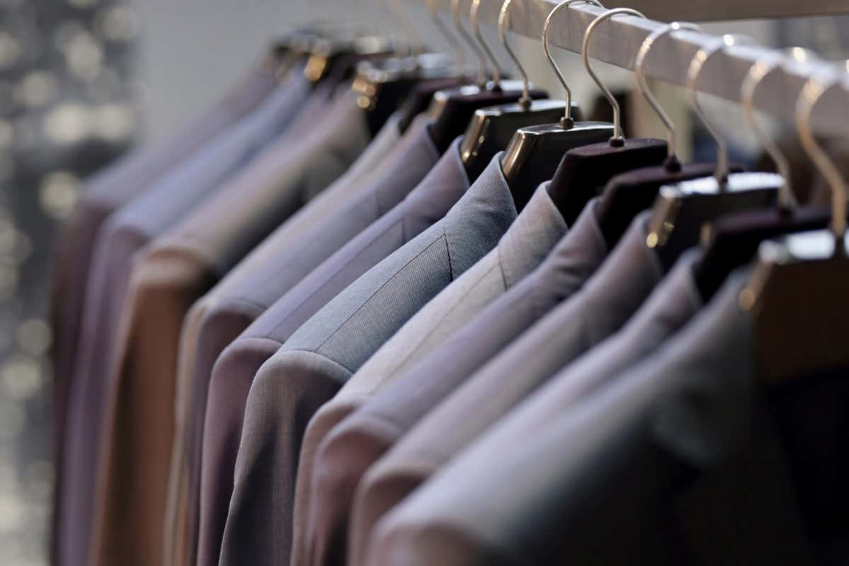 Dal concept al capo, la strategia sartoriale che veste cucine, sale e hotellerie Dal concept al capo, la strategia sartoriale che veste cucine, sale e hotellerie