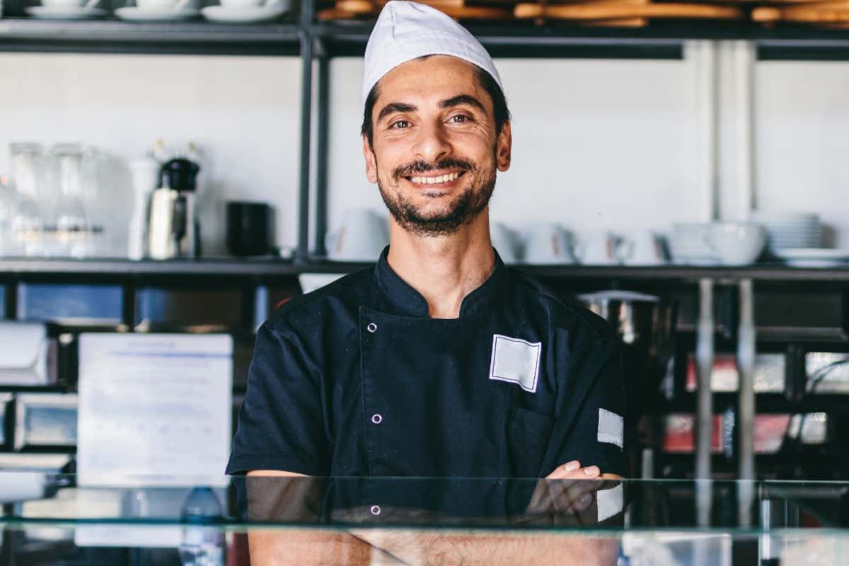 Dal concept al capo, la strategia sartoriale che veste cucine, sale e hotellerie Dal concept al capo, la strategia sartoriale che veste cucine, sale e hotellerie