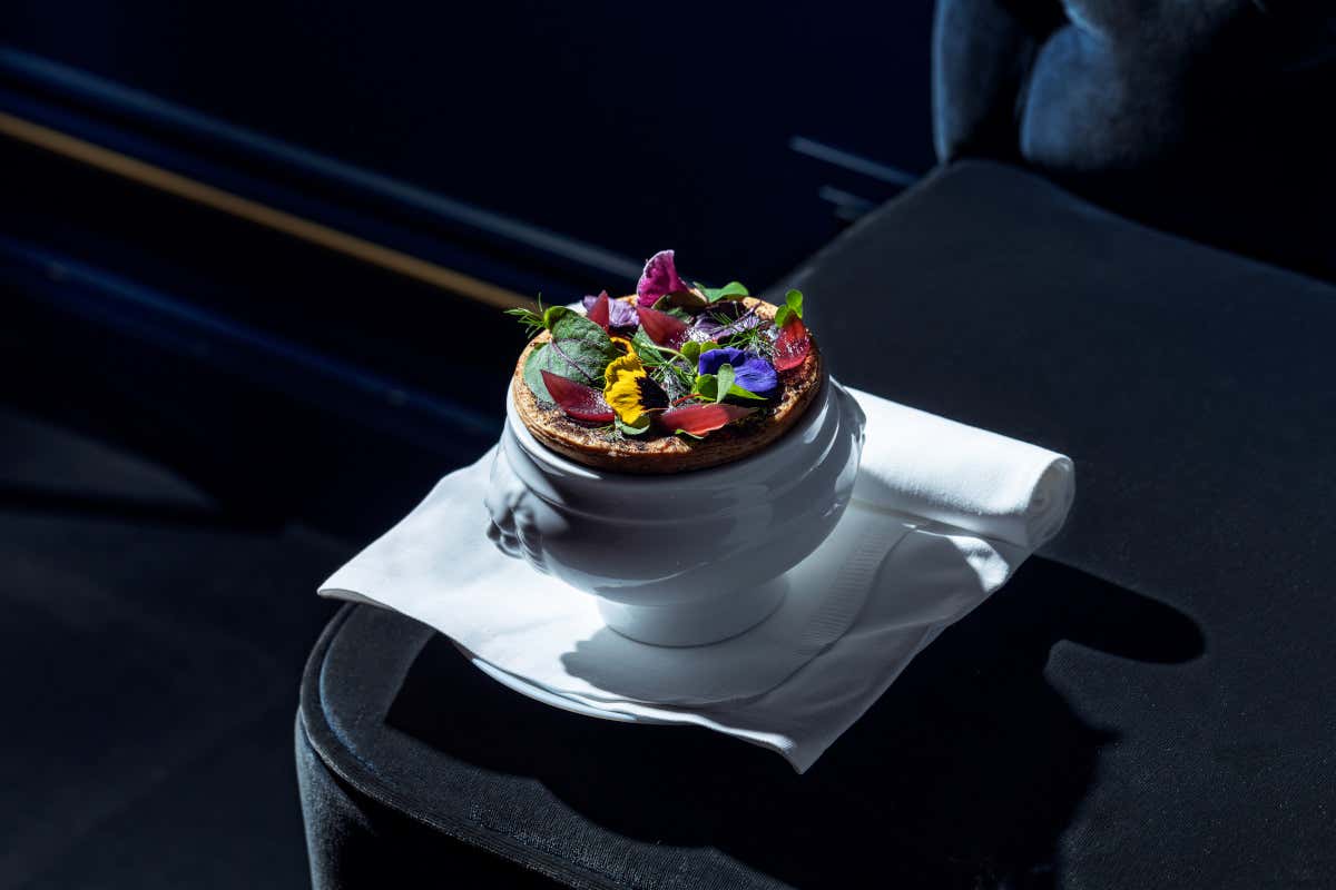 Un menu inclusivo, divertente, che strizza l'occhio alla Francia Un po' Italia e un po' Francia: la cucina inclusiva di Cordaro a Casa Coppelle