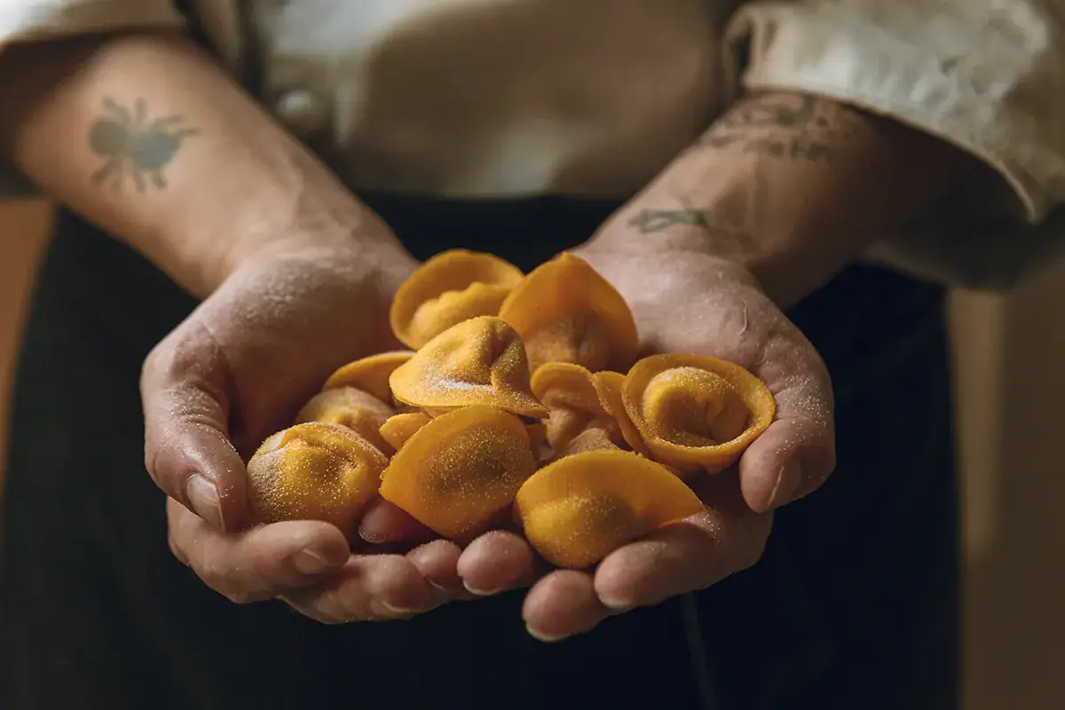 Cadsadora, laboratorio e cucina si trova a Roma in via Oslavia 11 Casadora apre a Roma le porte del suo laboratorio di pasta fresca con cucina