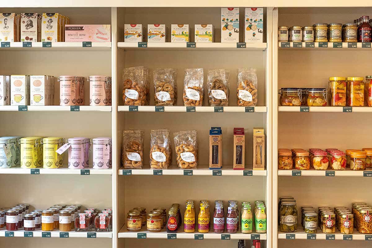 Lo scaffale con prodotti bio e locali Casadora apre a Roma le porte del suo laboratorio di pasta fresca con cucina