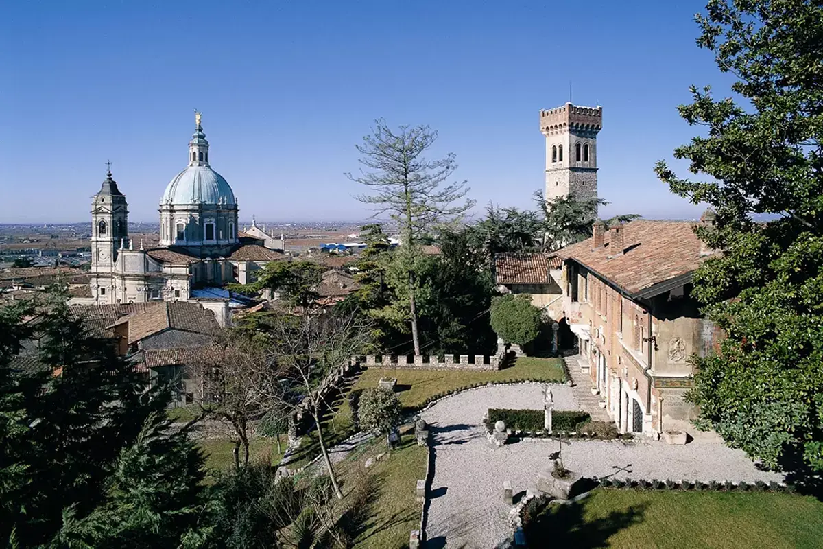 Casa del Podest&agrave; Lonato del Garda: una meraviglia tra lago e colline