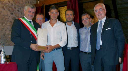 Stefano Rossi dell'Az. agr. Casaretti di Calmasino, il Sindaco Lorenzo Sartori, l'On. Giampaolo Fogliardi, l'Assess. Regionale Andrea Bassi, il Sindaco di Affi Roberto Bonometti e l'Assess. di Bardolino Giampaolo Zeni Stefano Rossi dell'Az. agr. Casaretti di Calmasino, il Sindaco Lorenzo Sartori, l'On. Giampaolo Fogliardi, l'Assess. Regionale Andrea Bassi, il Sindaco di Affi Roberto Bonometti e l'Assess. di Bardolino Giampaolo Zeni