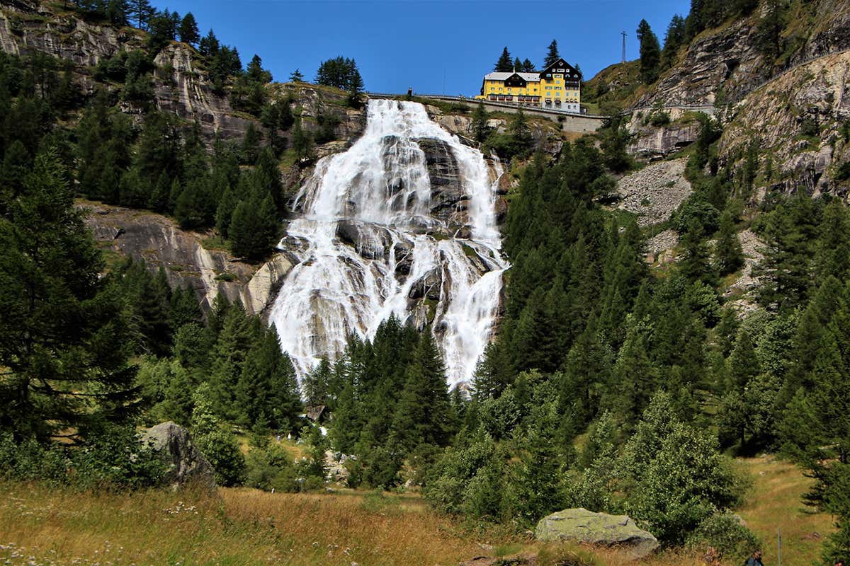 Cascata Toce, Riale Sulle Alpi c’è di più: alla scoperta della ruvida e signorile Val Formazza