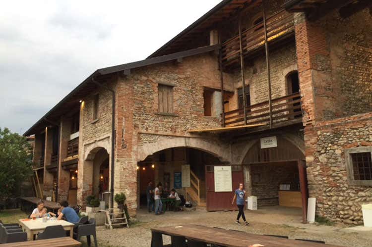 Cascina Elav a Bergamo Birra ma anche cultura