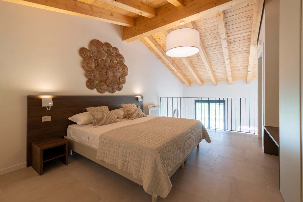 Una delle camere della Cascina Montelupo Tinazzi