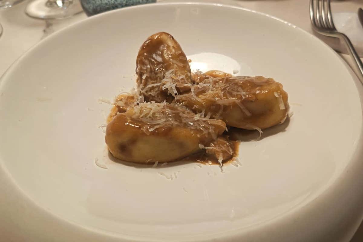 Dal pane Carasau al Tiramisau: una sera a Cascina Ovi, il cuore sardo di Segrate