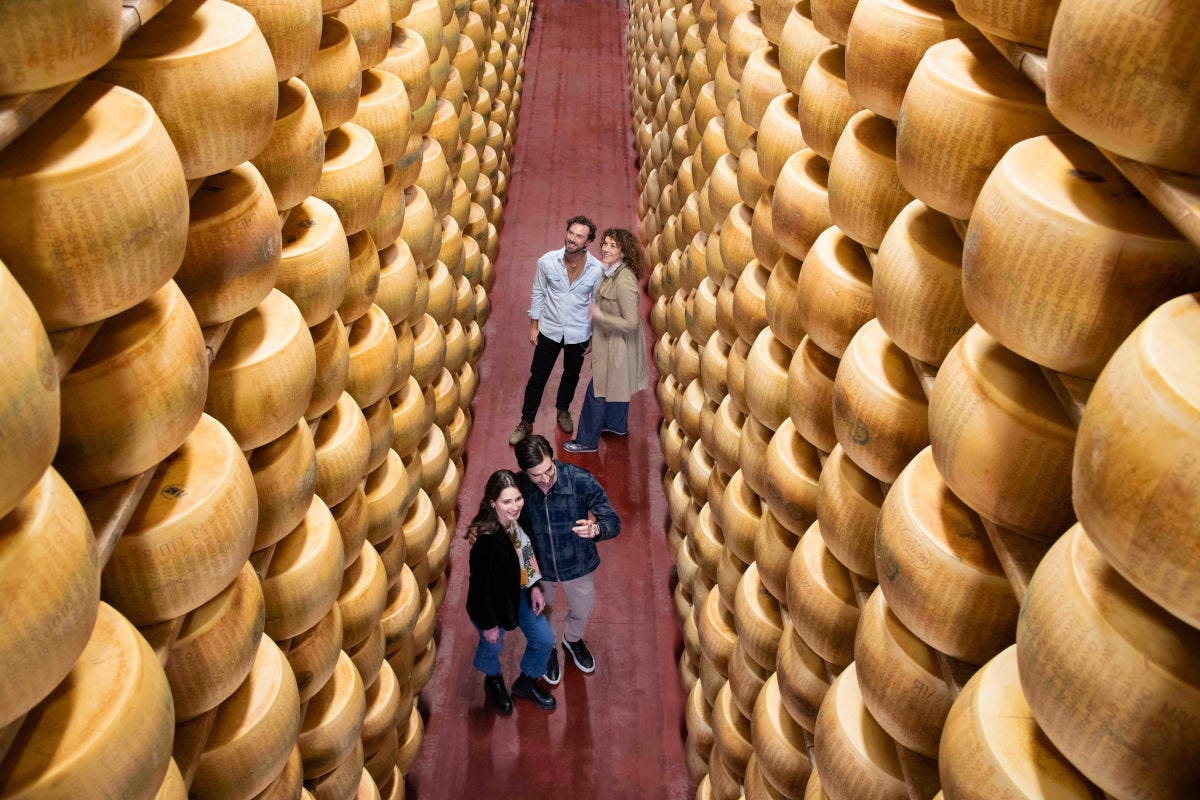Caseifici aperti: oltre 13.000 visitatori alla scoperta del Parmigiano Reggiano Dop