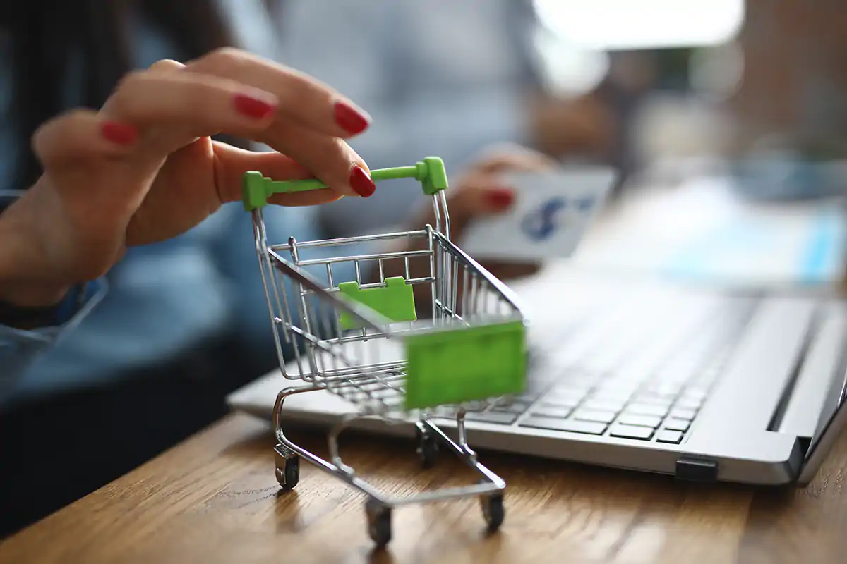 Con l'ultimo aggiornamento dell'app Io il cashback include anche le carte fedelt&agrave; della Gdo L'ultimo sussulto del cashback? Accettate le card dei supermercati
