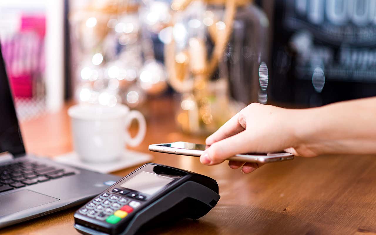 Cashback sospeso per il secondo semestre 2021. Si riprende l'anno prossimo? Cashback, arrivederci fra 6 mesi? Risparmiati 1,5 miliardi di euro Cashback sospeso per il secondo semestre 2021. Si riprende l'anno prossimo? Cashback, arrivederci fra 6 mesi? Risparmiati 1,5 miliardi di euro