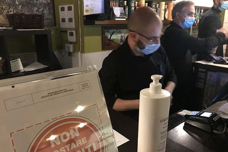 Milano, cronaca di un re-start Aria di casa ai tavoli di Nerino 10