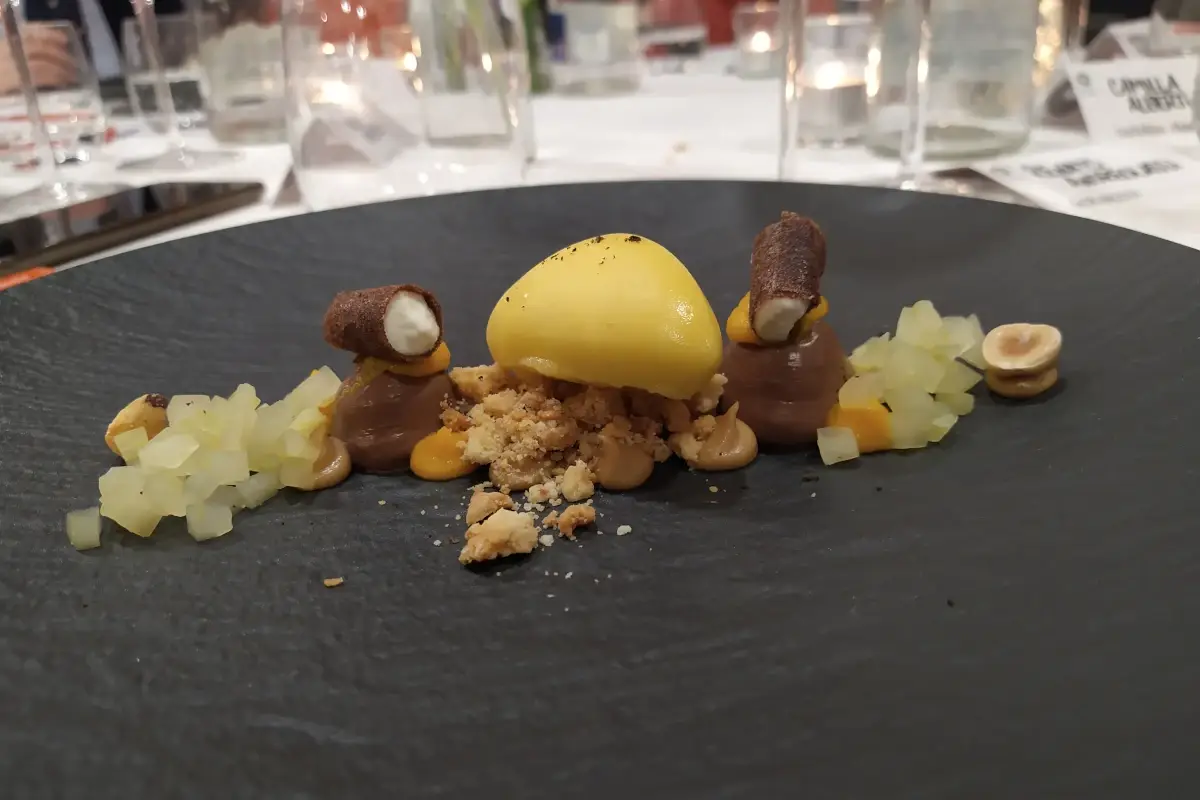 Uno dei piatti presentato durante la cena finale del corso di cucina di Cast Alimenti Cast alimenti: giovani cuochi ai fornelli guidati da Alfio Ghezzi