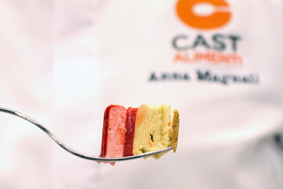 In un semifreddo, l’azione combinata di zuccheri e aria consente di abbassare il punto di congelamento e mantenere la massa cremosa