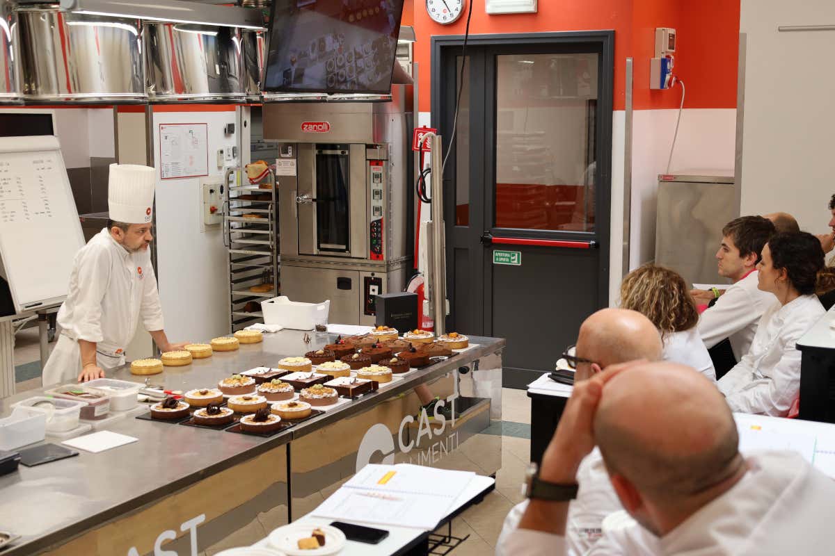 Dal laboratorio allo scaffale, la biscotteria professionale di Stefano Laghi Dal laboratorio allo scaffale, la biscotteria professionale di Stefano Laghi