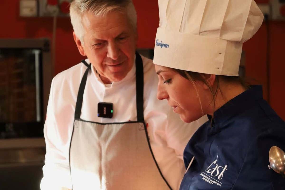 La verità di Martina: «Altro che weekend liberi, in cucina serve fame. O chiudiamo tutti»