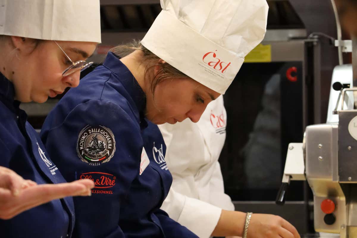 La verità di Martina: «Altro che weekend liberi, in cucina serve fame. O chiudiamo tutti» La verità di Martina: «Altro che weekend liberi, in cucina serve fame. O chiudiamo tutti»
