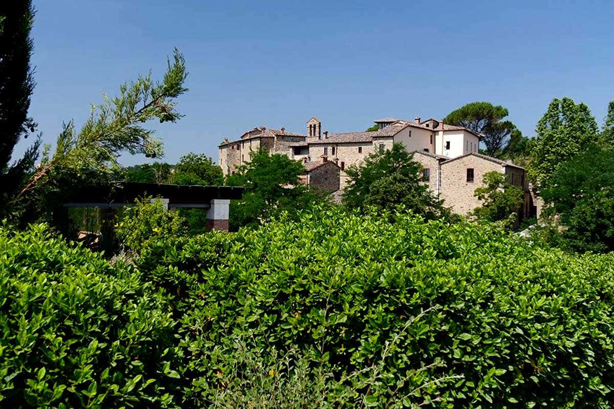 Castel Monastero Esperienza da Mille e una ... botte. Ecco i wine resort pi&ugrave; suggestivi d'Italia
