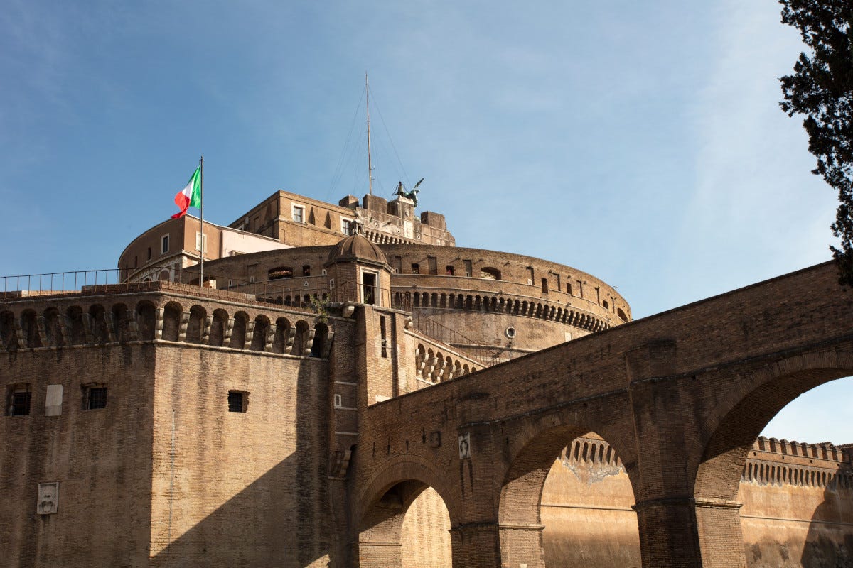 Castel Sant'Angelo e il Passetto, protagonisti di Angeli e Demoni Quando il cinema traina il turismo: sette luoghi da non perdere per chi ama i film