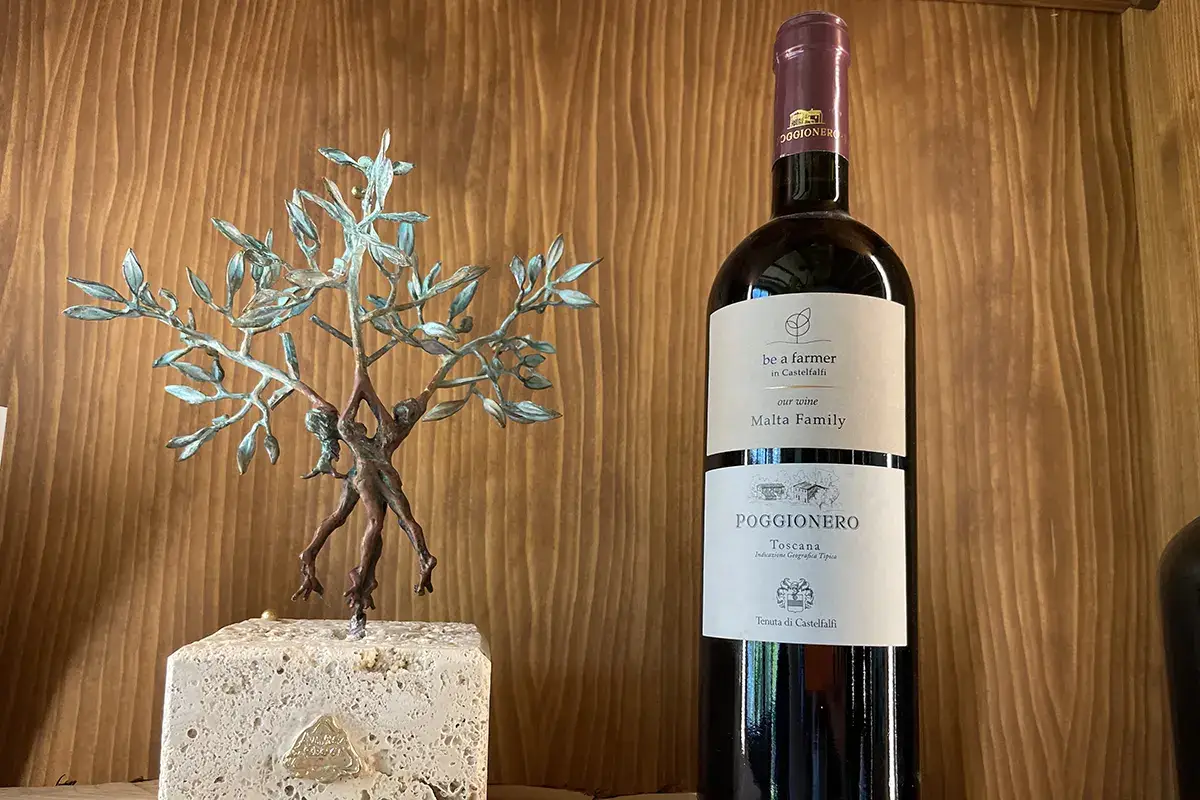 Poggio Nero Castelfalfi, la Toscana in bottiglia. Vino e olio 100% biologici
