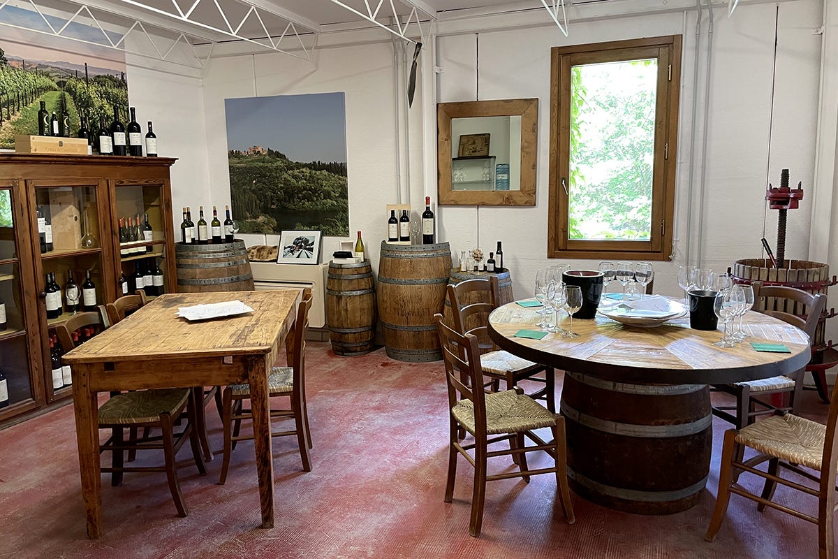 Per le degustazioni Castelfalfi, la Toscana in bottiglia. Vino e olio 100% biologici