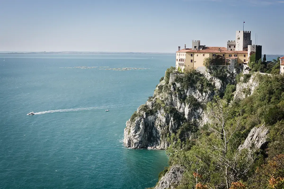 Il Castello di Duino Al Castello di Duino torna l'abbinamento cibo e vino di Mare