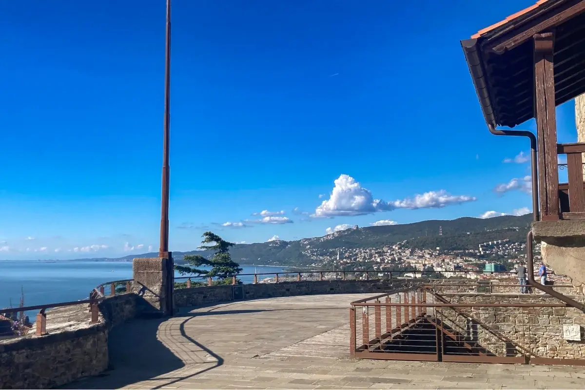 Castello di San Giusto a Trieste&nbsp; Il Castello di San Giusto ospita il primo festival dei vini ambrati