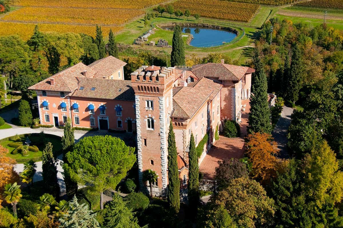 Castello di Spessa Esperienza da Mille e una ... botte. Ecco i wine resort pi&ugrave; suggestivi d'Italia